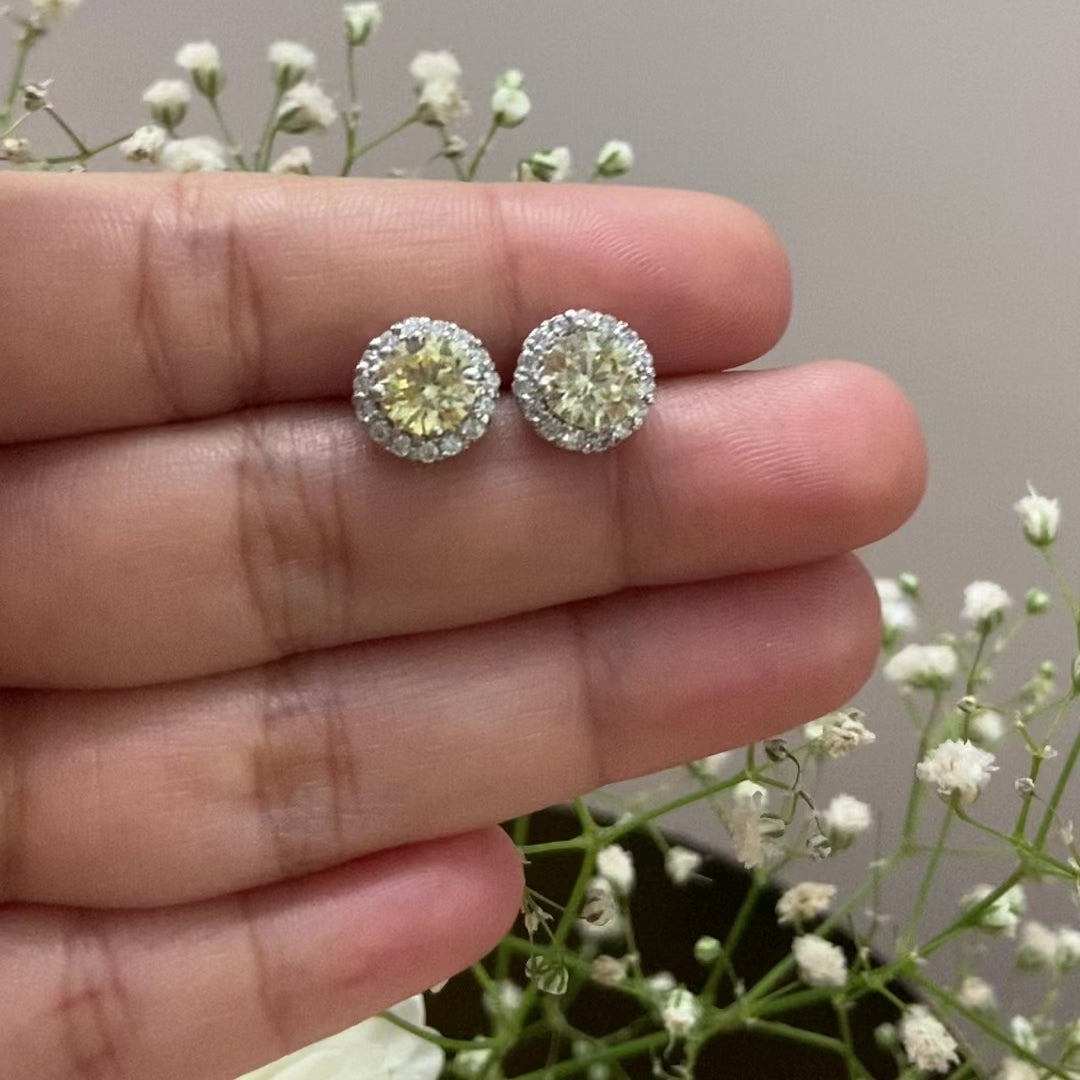 rimming-moon-diamond-stud